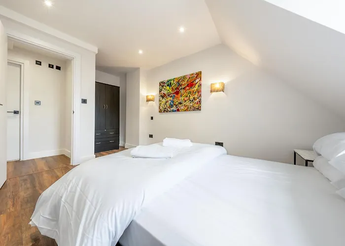 7 - West London Brand New Loft