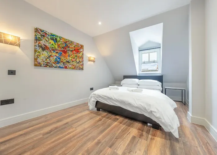 7 - West London Brand New Loft